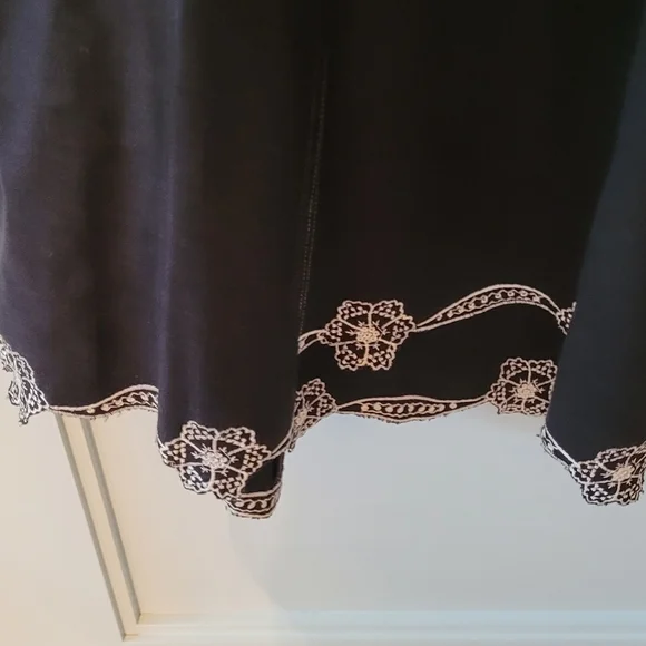 Black dress - Picture 3 of 5